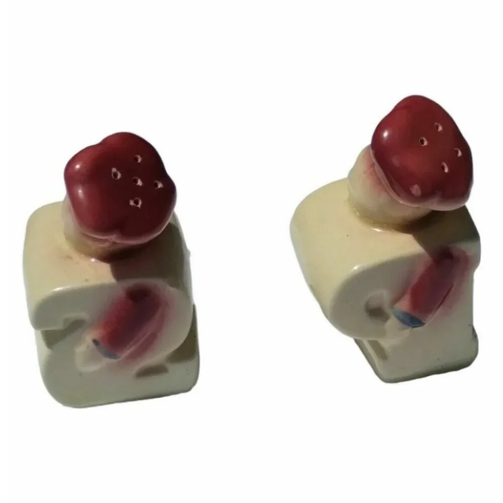 1950s Salt & Pepper Shakers Baker Pair in the Shape of 'P' and 'S' Vintage!‎